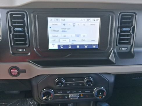 Used 2022 Ford Bronco Wildtrak image 20