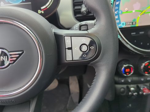 Used 2024 MINI Cooper 2-Door Hardtop image 24