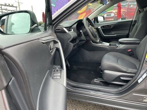 Certified 2021 Toyota RAV4 LE AWD/4WD image 14