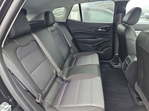 Certified 2025 Chevrolet Trax LT w/ LT Convenience Package image 27