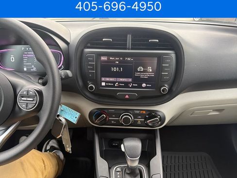 Used 2023 Kia Soul LX FWD image 22