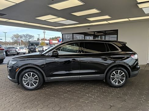 Certified 2022 Lincoln Nautilus AWD w/ Premium Package image 8