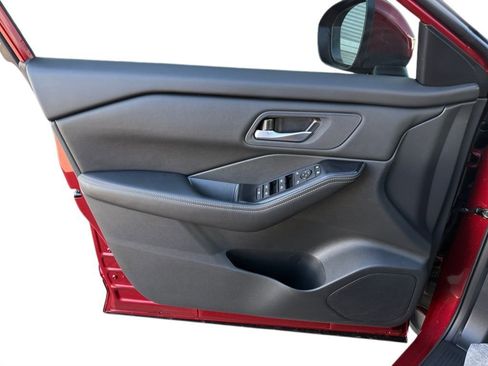 Used 2026 Nissan Rogue SV w/ Cold Weather Package image 17