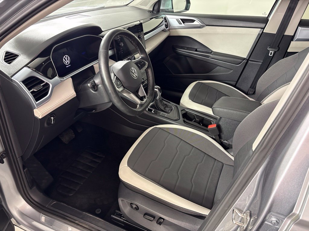 Used 2025 Volkswagen Taos SE FWD image 26