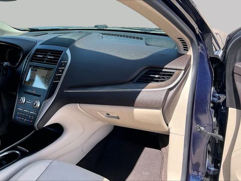 Used 2017 Lincoln MKC Reserve FWD image 19