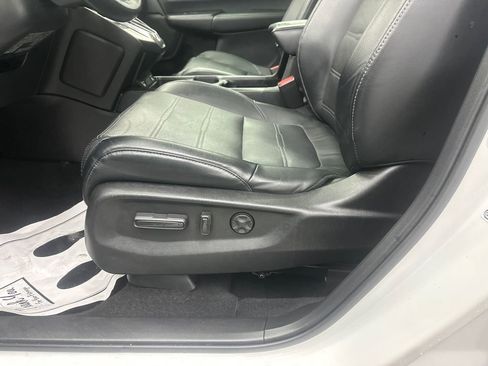 Used 2021 Honda CR-V EX-L image 10