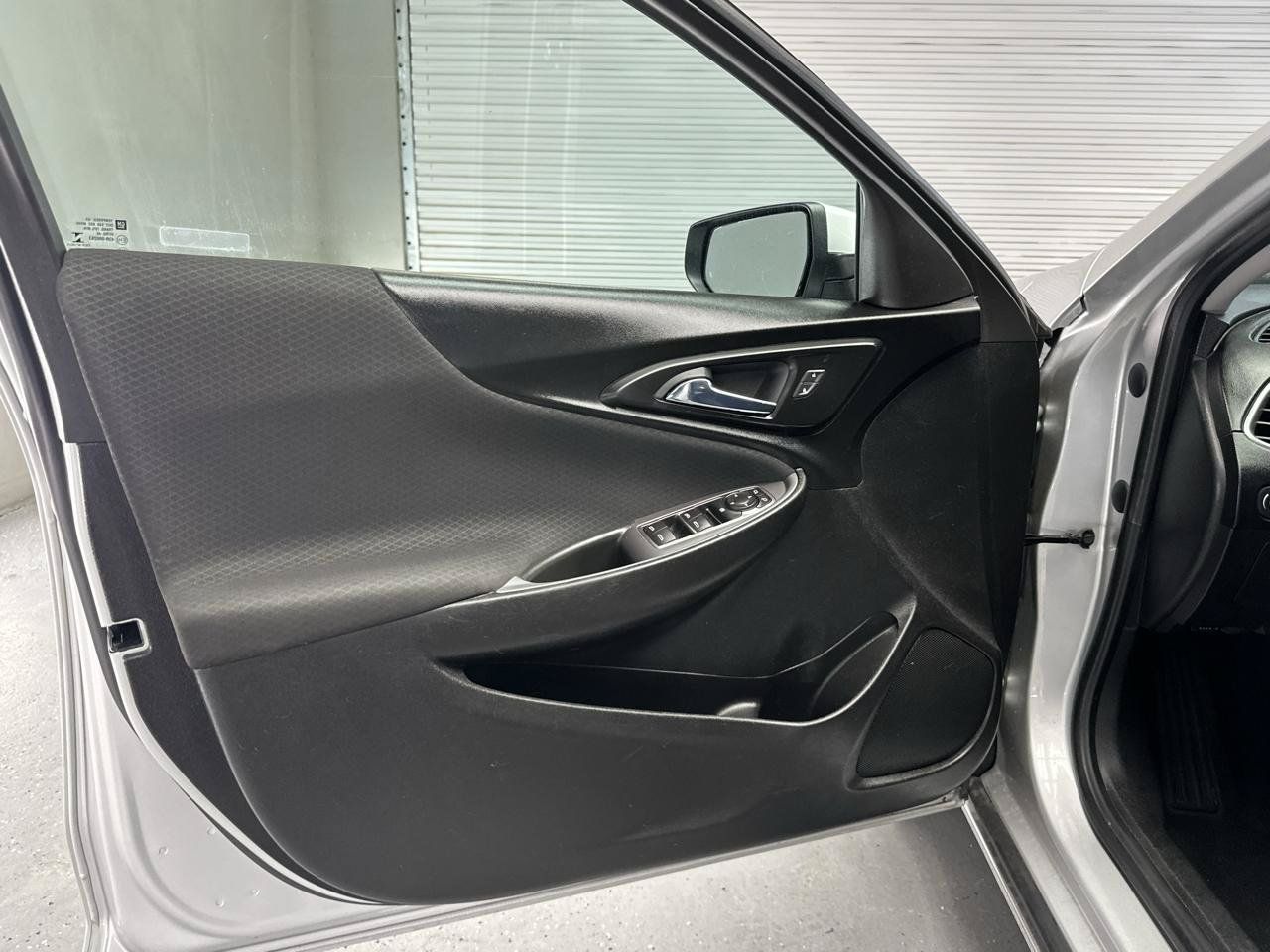 Used 2022 Chevrolet Malibu LT FWD image 15