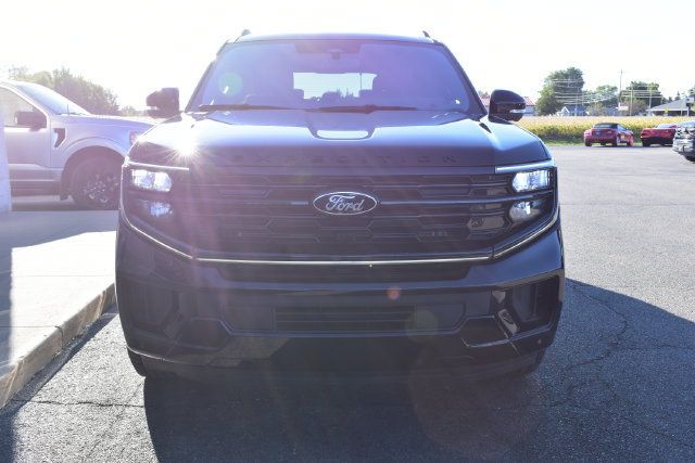 Used 2025 Ford Expedition Platinum w/ Stealth Performance Package AWD/4WD image 16