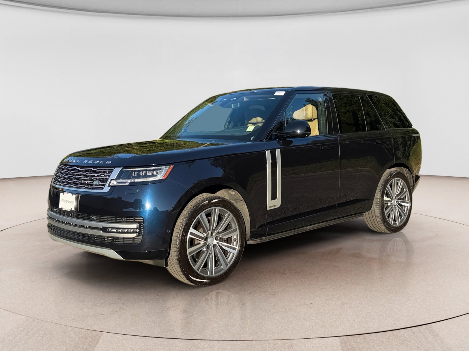 Used 2025 Land Rover Range Rover Autobiography AWD/4WD image 1