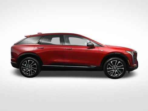 Certified 2025 Cadillac Optiq Sport 1 AWD/4WD image 6