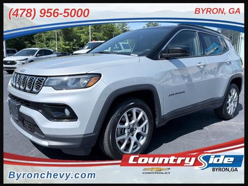 Used 2025 Jeep Compass Limited AWD/4WD image 1