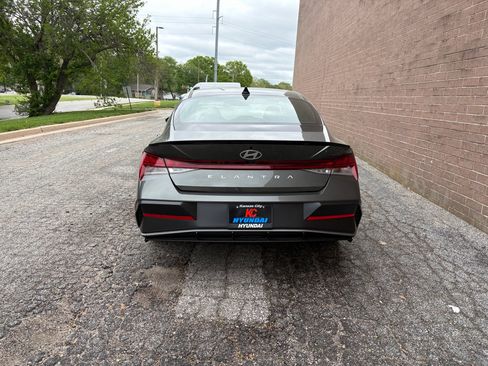 New 2026 Hyundai Elantra SEL Sport Premium FWD image 4