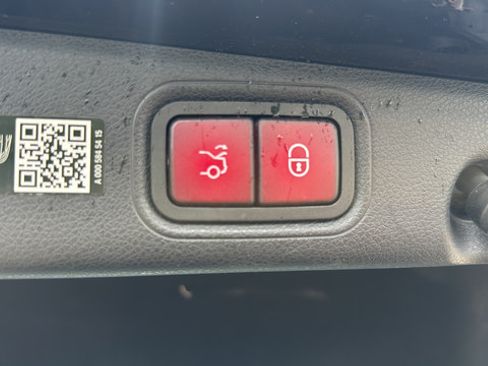 Used 2023 Mercedes-Benz E 350 Sedan image 10