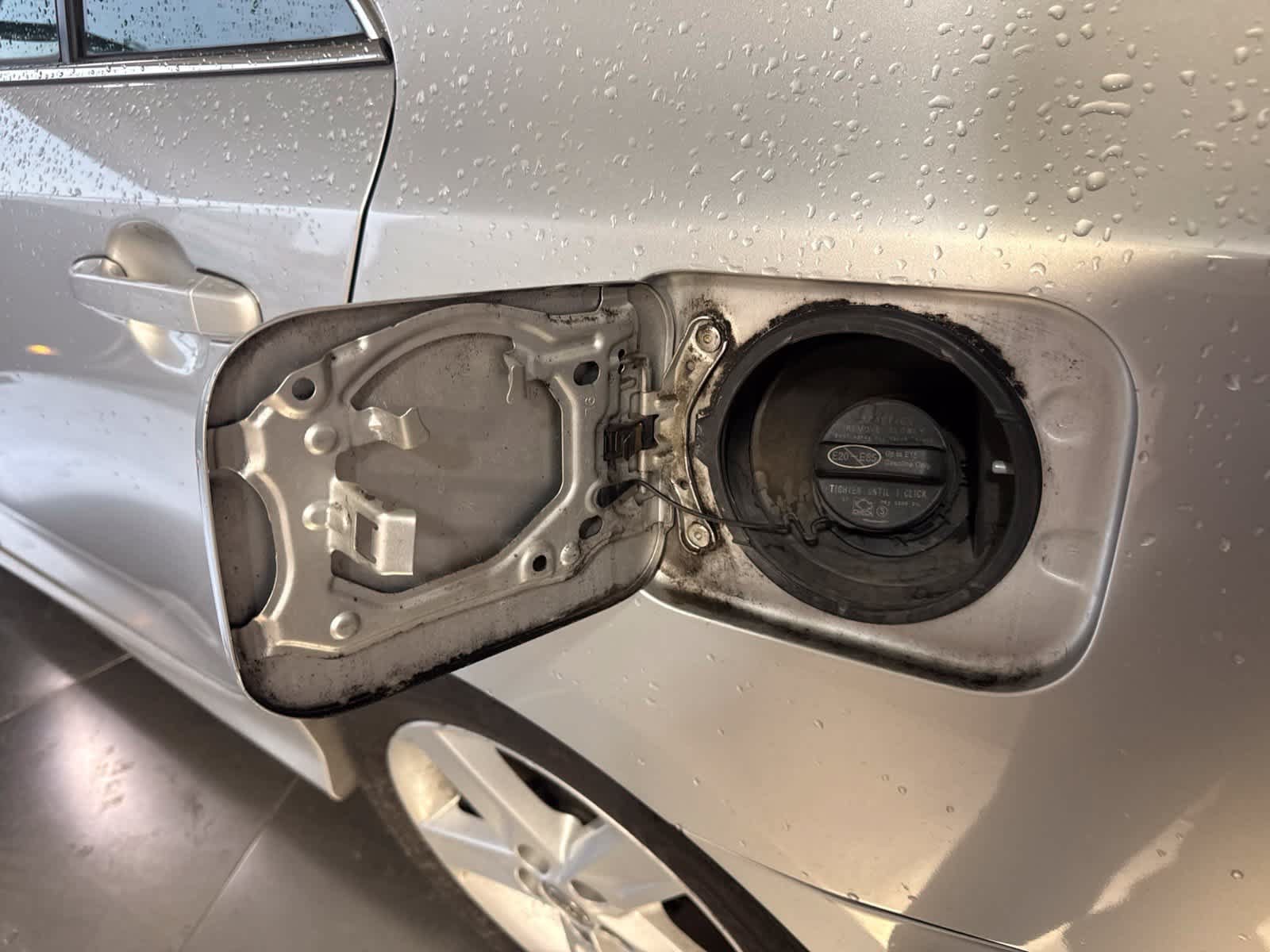Used 2014 Toyota Camry SE FWD image 10