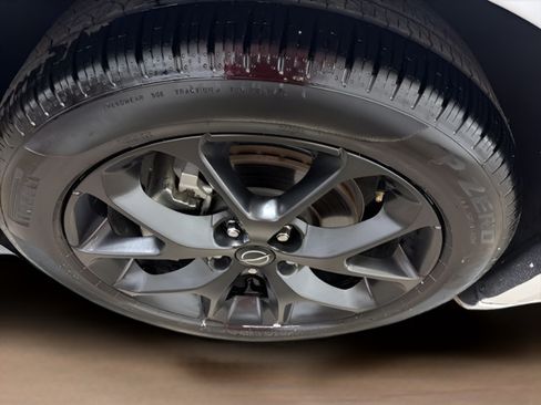 Used 2025 Chrysler Pacifica Limited FWD image 10