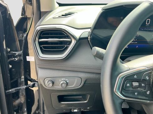 Used 2024 Chevrolet TrailBlazer LT w/ LT Cold Weather Package image 10