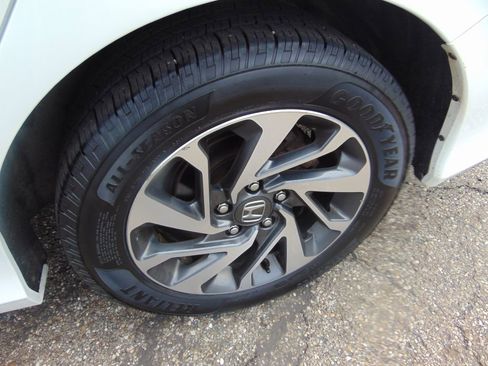 Used 2017 Honda Civic EX image 27