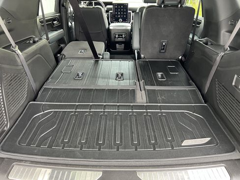 Used 2025 GMC Yukon AT4 w/ AT4 Premium Package AWD/4WD image 23