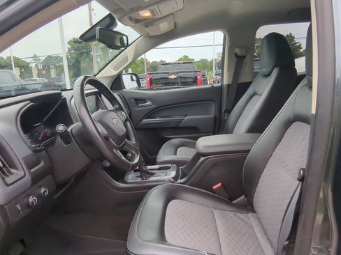 Used 2015 Chevrolet Colorado Z71 AWD/4WD image 16