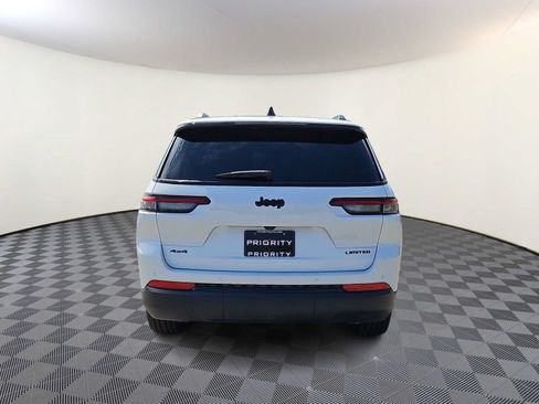 Used 2025 Jeep Grand Cherokee L Limited w/ Black Appearance Package AWD/4WD image 5