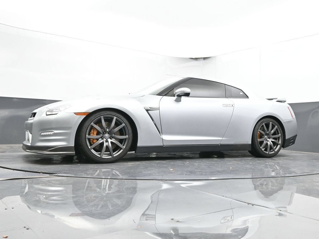 Used 2012 Nissan GT-R Premium AWD/4WD image 48