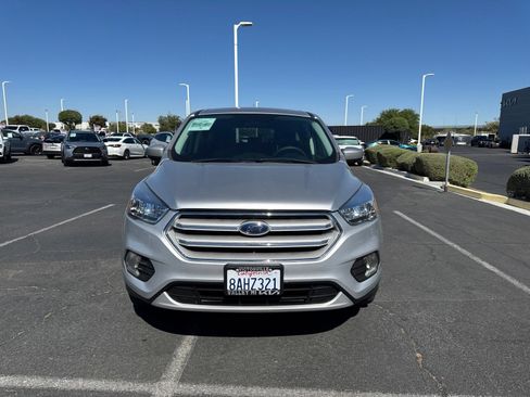 Used 2017 Ford Escape SE AWD/4WD image 4