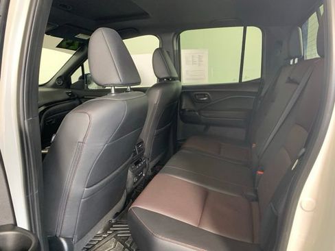 Used 2025 Honda Ridgeline Black Edition image 9