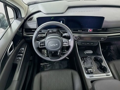 Used 2025 Kia Carnival SX FWD image 3
