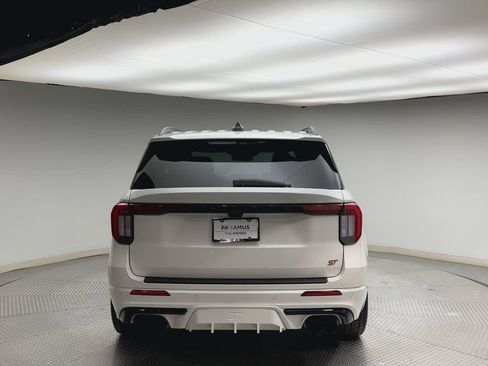 Used 2025 Ford Explorer ST AWD/4WD image 3