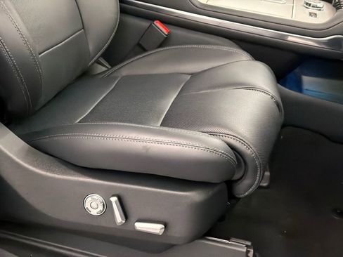 New 2026 Lincoln Navigator L Premier AWD/4WD image 14