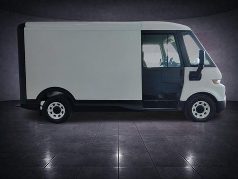 Used 2024 Chevrolet Brightdrop 400 w/ Commercial Equipment Package AWD/4WD image 6