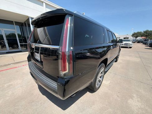 Used 2016 Cadillac Escalade ESV Luxury AWD/4WD image 4