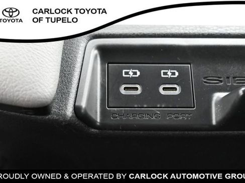 Used 2026 Toyota Sienna LE FWD image 33