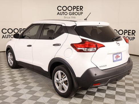 Used 2020 Nissan Kicks S image 21
