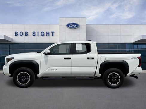 Used 2025 Toyota Tacoma TRD Off-Road w/ TRD Off Road Upgrade Package AWD/4WD image 38