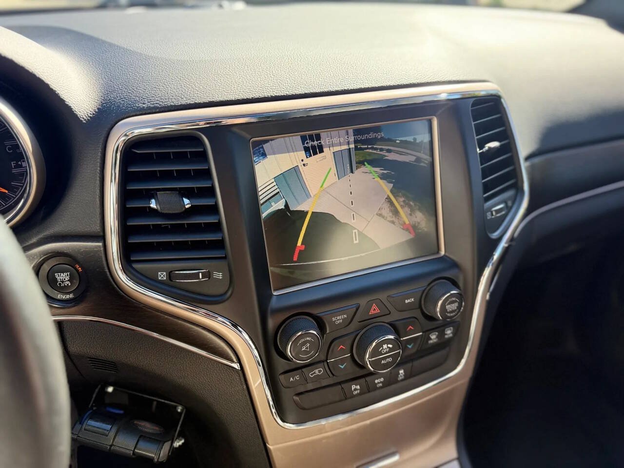 Used 2015 Jeep Grand Cherokee Limited w/ Luxury Group II AWD/4WD image 21