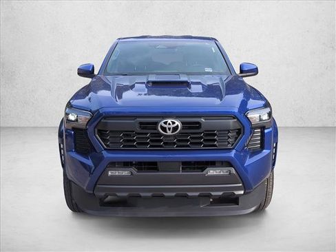 Used 2025 Toyota Tacoma TRD Sport AWD/4WD image 2
