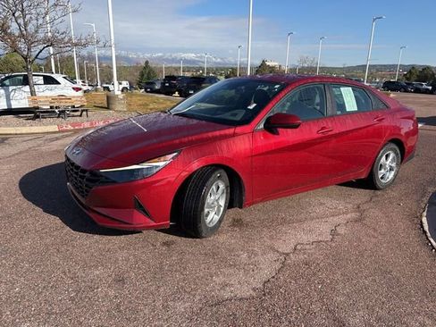 Used 2023 Hyundai Elantra SE FWD image 3