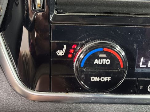 Used 2023 Nissan Rogue SV w/ SV Premium Package AWD/4WD image 24
