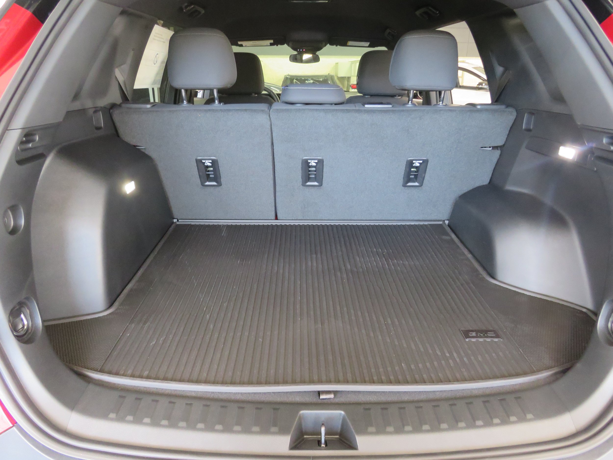 New 2027 GMC Terrain Elevation w/ LPO, Floor Liner Package AWD/4WD image 7