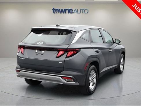 Used 2025 Hyundai Tucson SE image 6