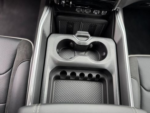 New 2026 RAM 1500 Laramie AWD/4WD image 32