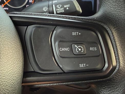 Used 2025 Jeep Gladiator Sport AWD/4WD image 15