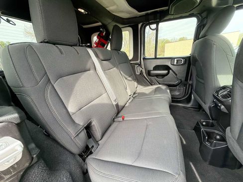 Used 2021 Jeep Wrangler Unlimited Sport image 17