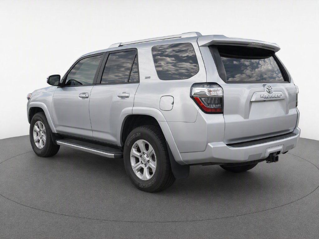Used 2017 Toyota 4Runner SR5 Premium AWD/4WD image 3