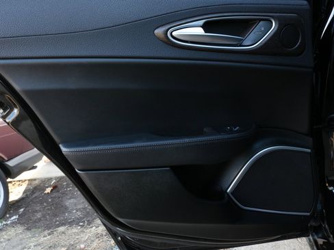 Used 2021 Alfa Romeo Giulia Ti w/ Nero Edizione image 38