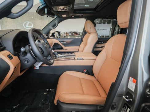 New 2026 Lexus LX 700h Luxury image 6