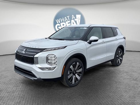 New 2026 Mitsubishi Outlander AWD image 8