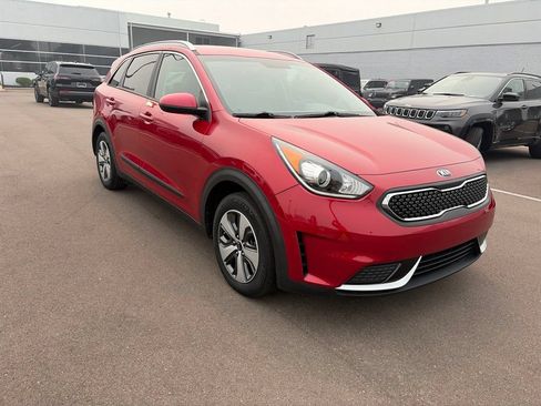 Used 2019 Kia Niro LX FWD image 3