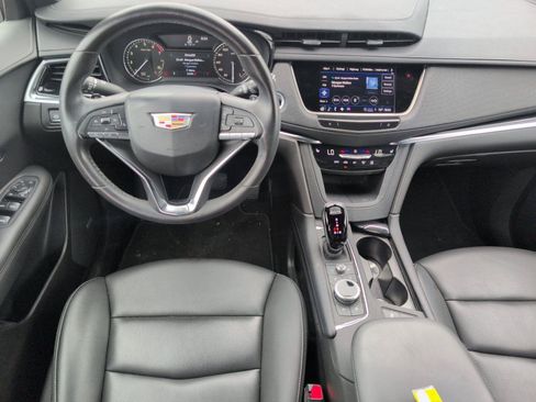 Certified 2024 Cadillac XT6 Luxury FWD image 34